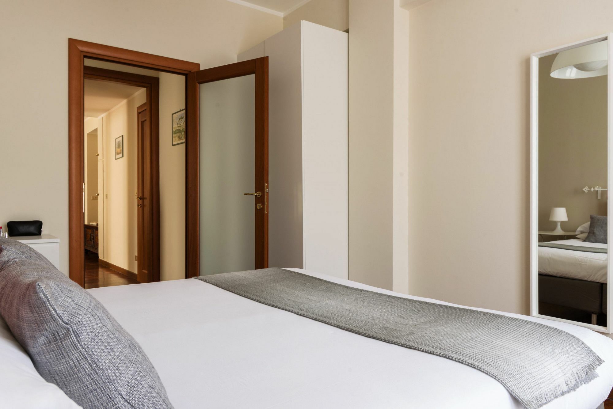 Homeathotel - Reina Apt Milano Dış mekan fotoğraf